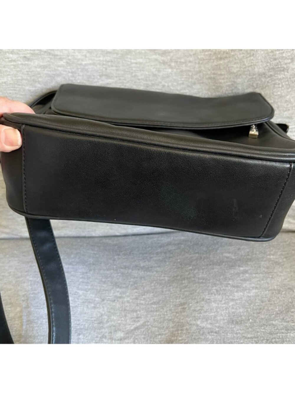 Black Madison Studio Crossbody Bag With Magnetic Flap Closure & Zippered Compart - Picture 4 of 6